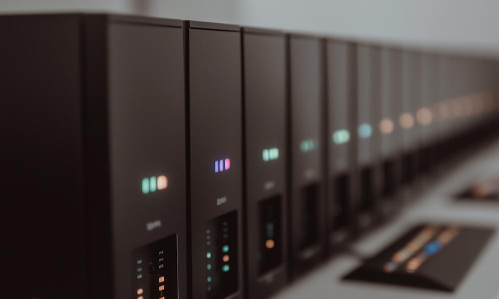 Cyfrowa rewolucja: jak digitalizacja przyspiesza efektywność energetyczną w biznesie i domu