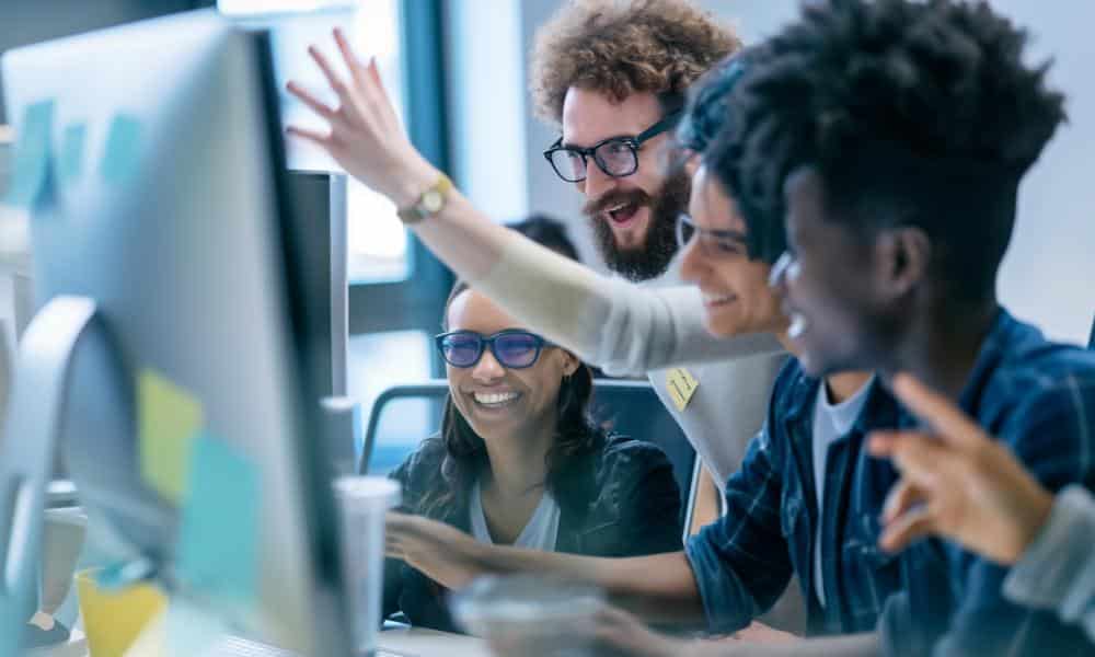 Crowdfunding kontra banki: który sposób finansowania biznesu jest dla ciebie?