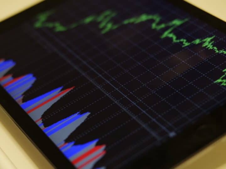 Dlaczego Motorola Solutions jest interesującą spółką dla inwestorów szukających stabilnych biznesów technologicznych?