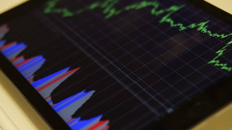 Dlaczego Motorola Solutions jest interesującą spółką dla inwestorów szukających stabilnych biznesów technologicznych?